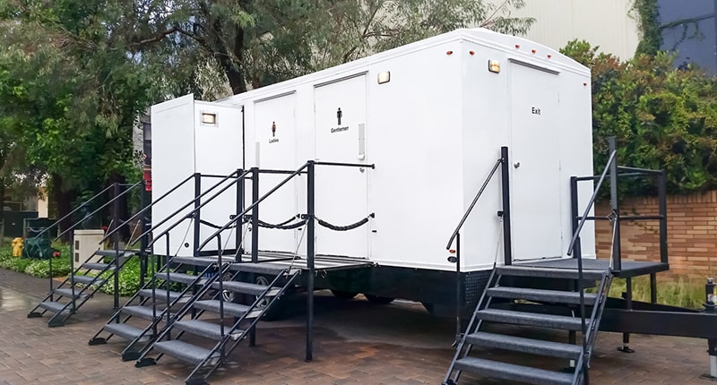 our luxury restroom trailers are designed with environmentally friendly features to minimize their impact on the environment